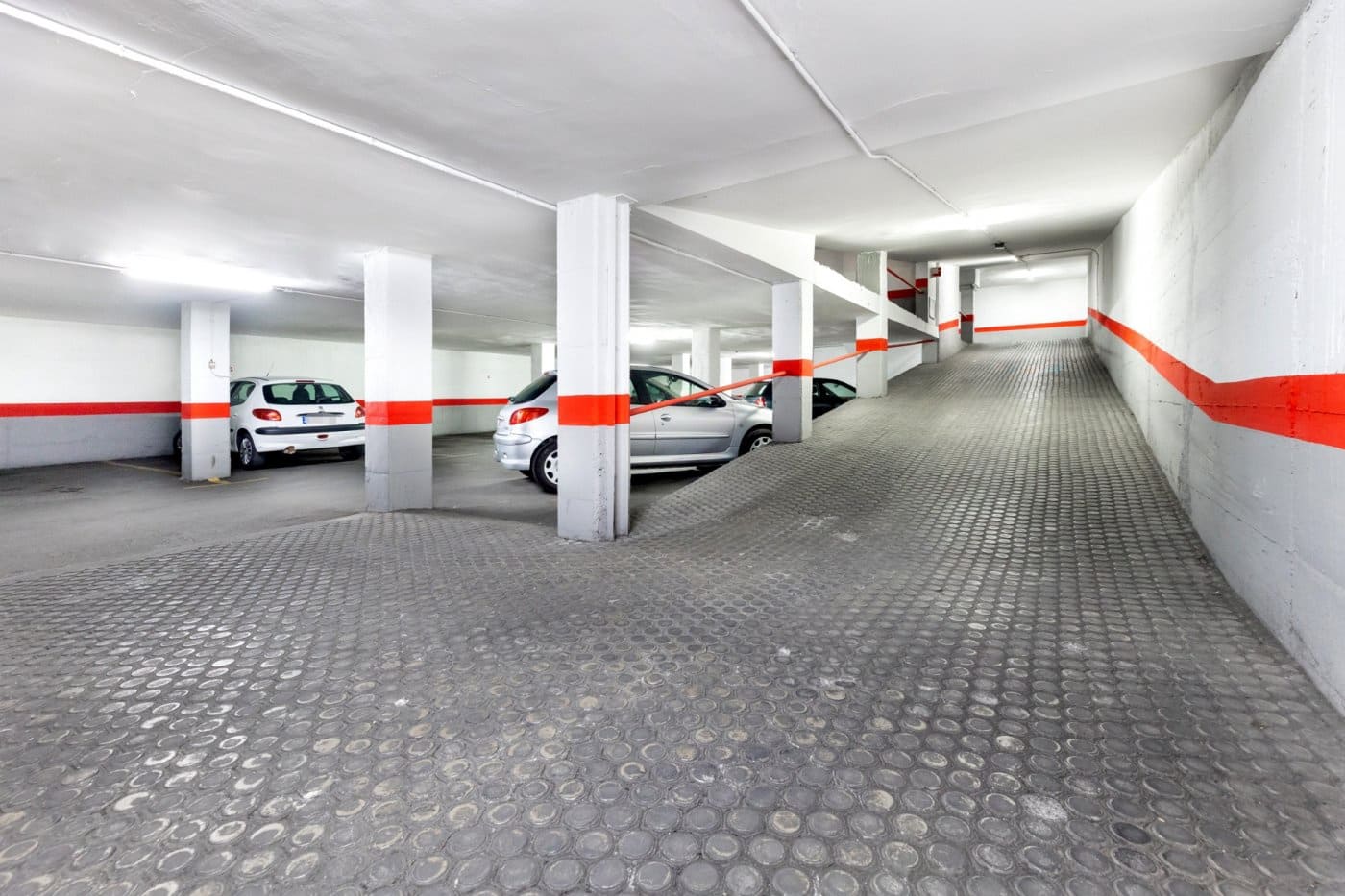 Garage for sale in Granada city - € 27,900 (Ref: 8505860)