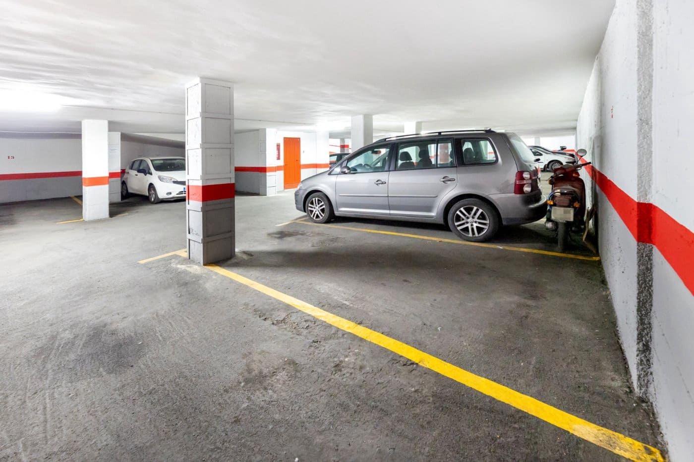 Garage for sale in Granada city - € 27,900 (Ref: 8505860)