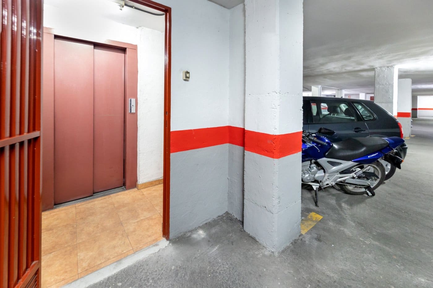 Garage for sale in Granada city - € 27,900 (Ref: 8505860)