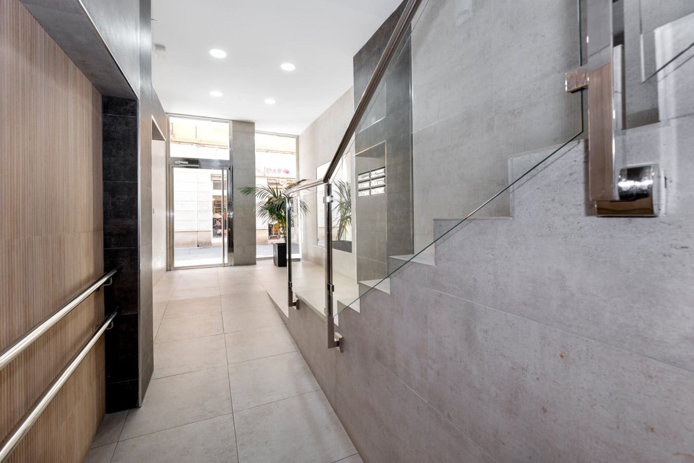 Garage for sale in Granada city - € 27,900 (Ref: 8505860)