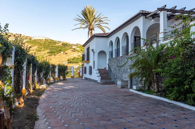 8 quarto Moradia para venda em Almuñécar com piscina - 1 250 000 € (Ref: 8595410)