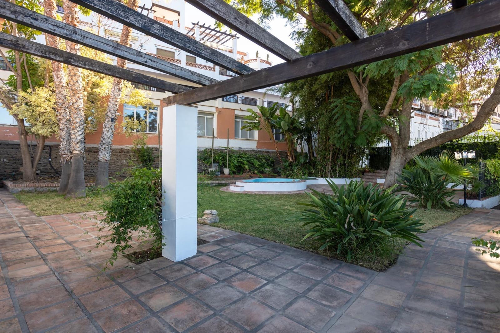 8 bedroom Villa for sale in Almunecar with pool - € 1,250,000 (Ref: 8595410)