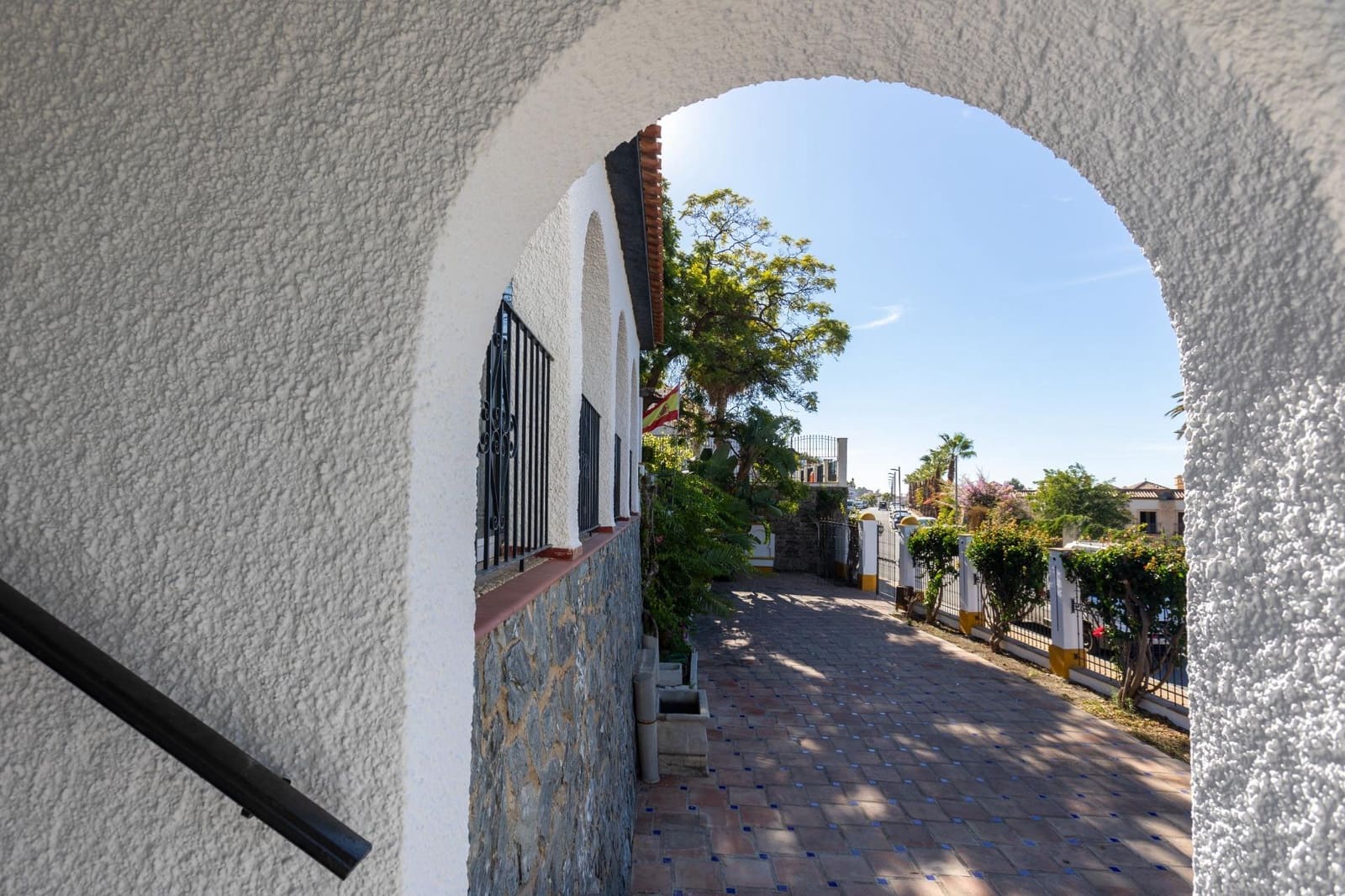 8 bedroom Villa for sale in Almunecar with pool - € 1,250,000 (Ref: 8595410)