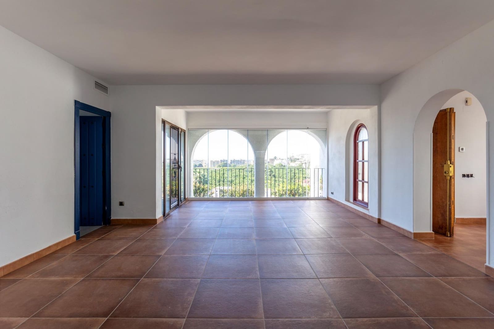 8 bedroom Villa for sale in Almunecar with pool - € 1,250,000 (Ref: 8595410)