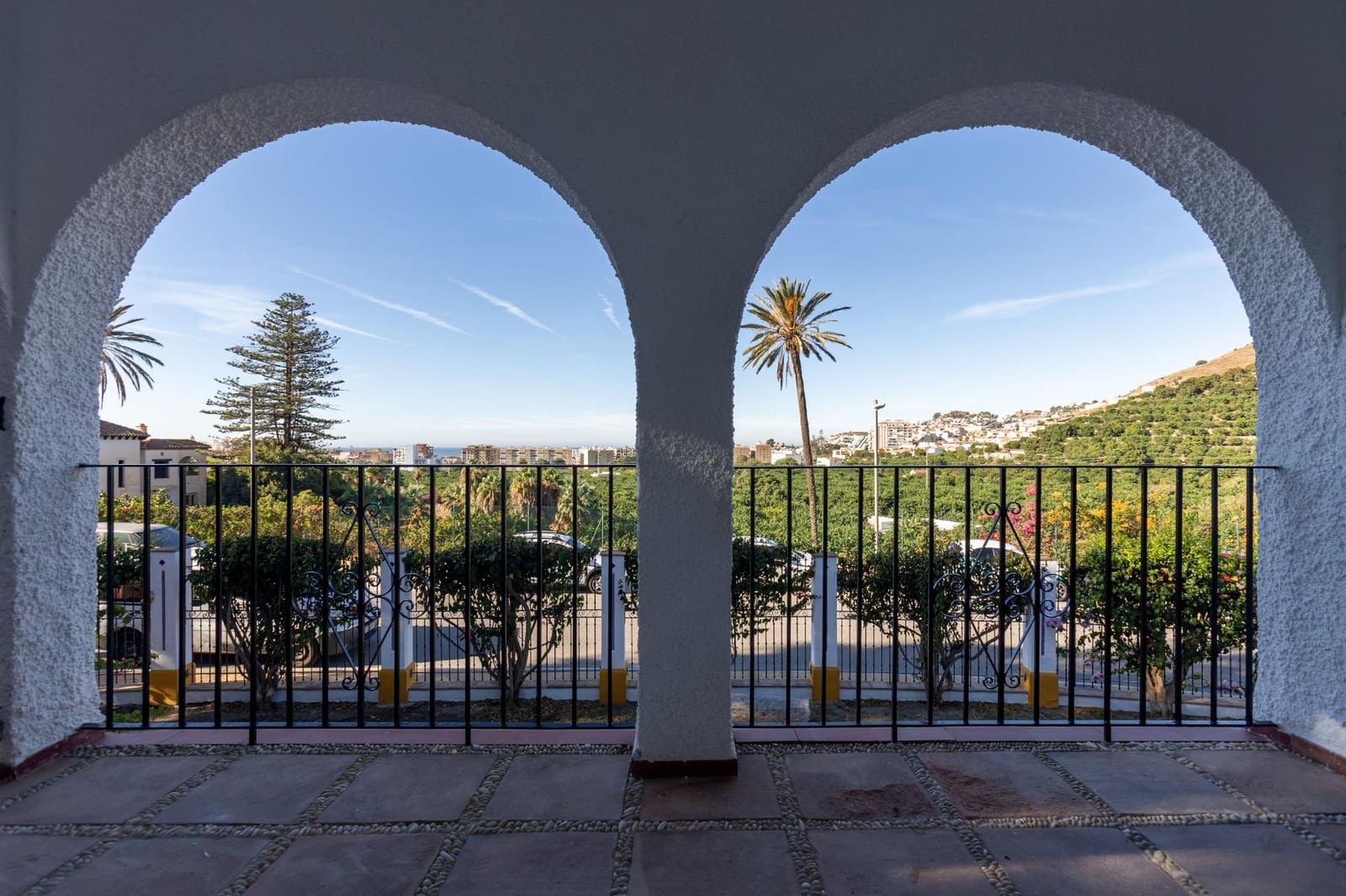 8 bedroom Villa for sale in Almunecar with pool - € 1,250,000 (Ref: 8595410)