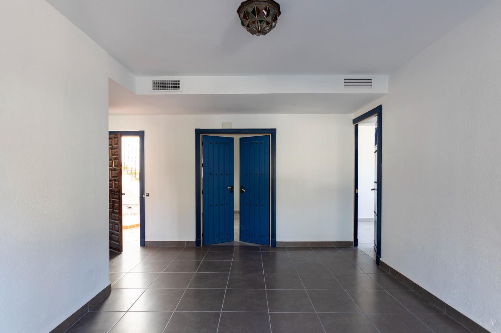 8 bedroom Villa for sale in Almunecar with pool - € 1,250,000 (Ref: 8595410)