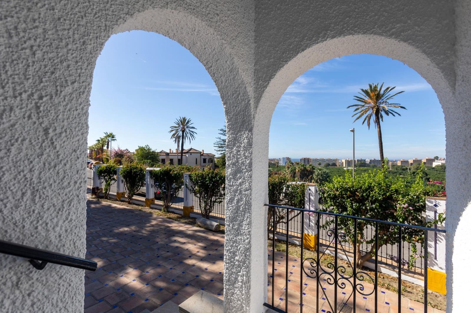 8 bedroom Villa for sale in Almunecar with pool - € 1,250,000 (Ref: 8595410)