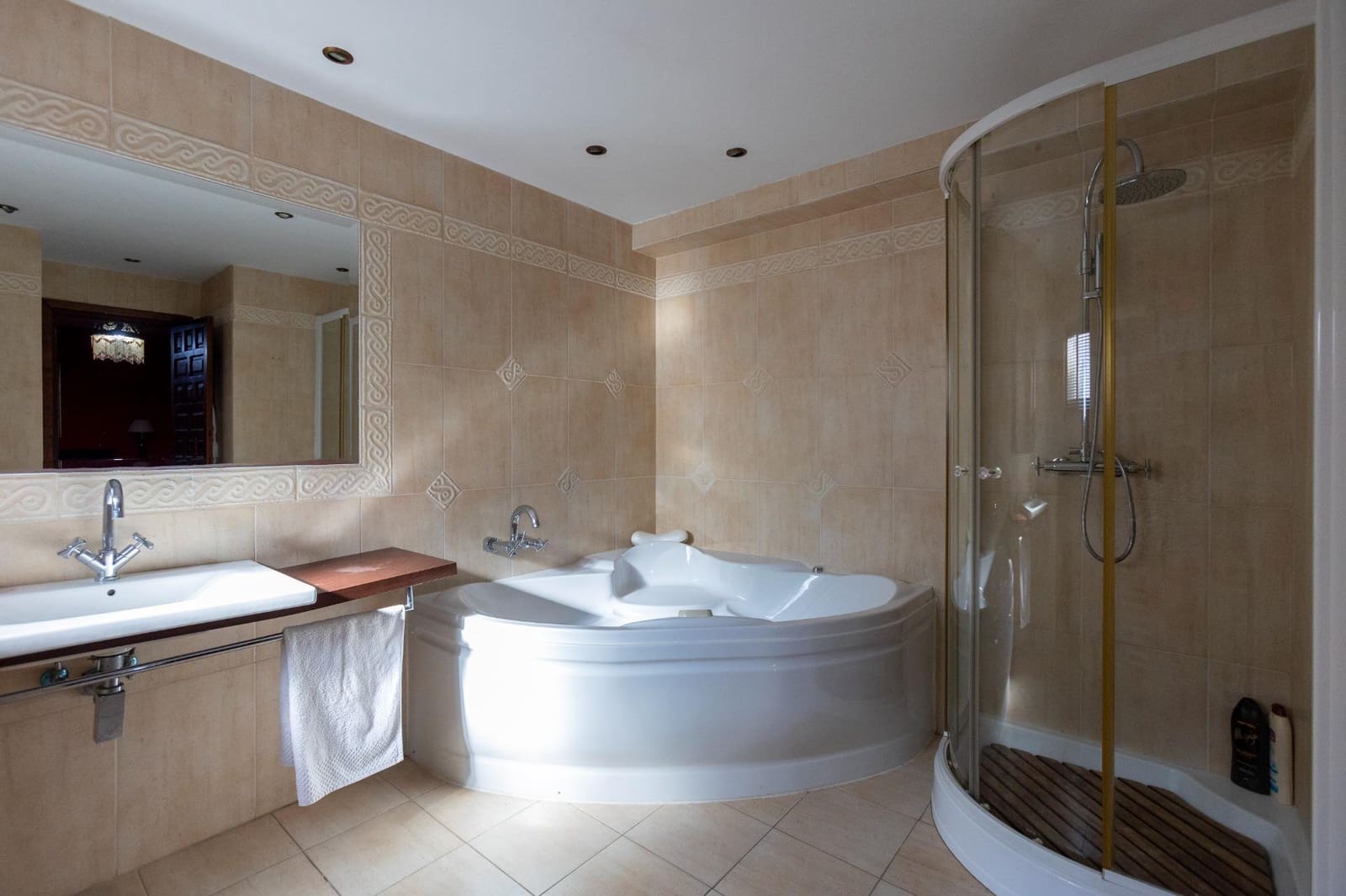 8 bedroom Villa for sale in Almunecar with pool - € 1,250,000 (Ref: 8595410)