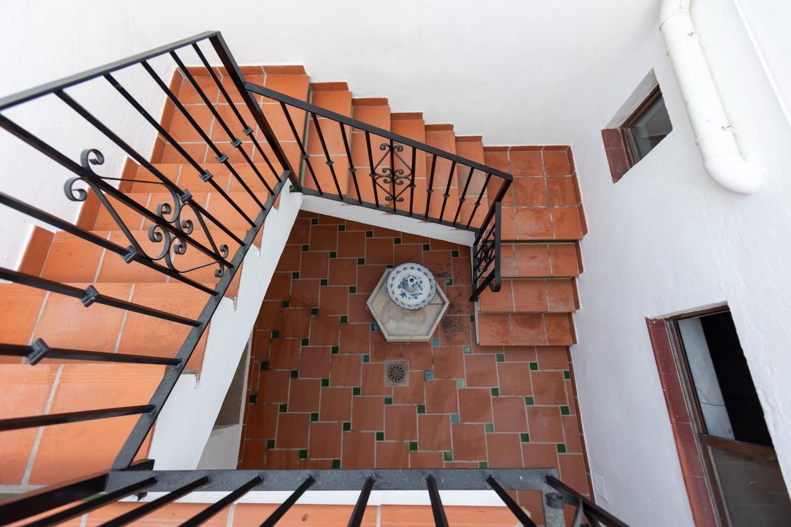 8 bedroom Villa for sale in Almunecar with pool - € 1,250,000 (Ref: 8595410)