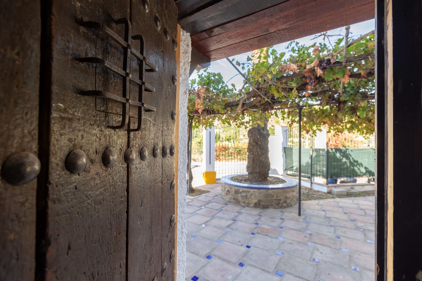 8 bedroom Villa for sale in Almunecar with pool - € 1,250,000 (Ref: 8595410)