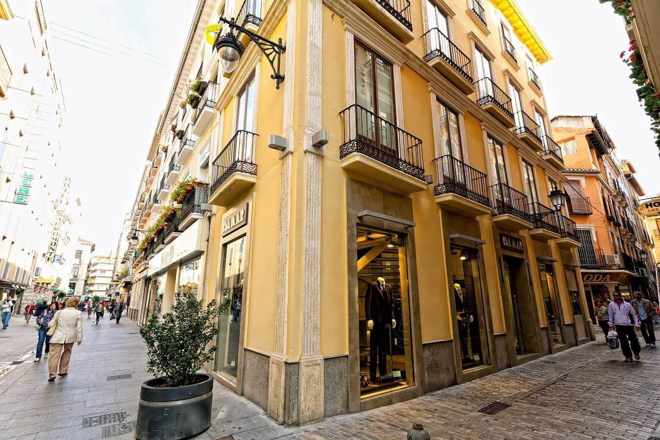 Commercieel te koop in Granada stad - € 820.000 (Ref: 8599748)