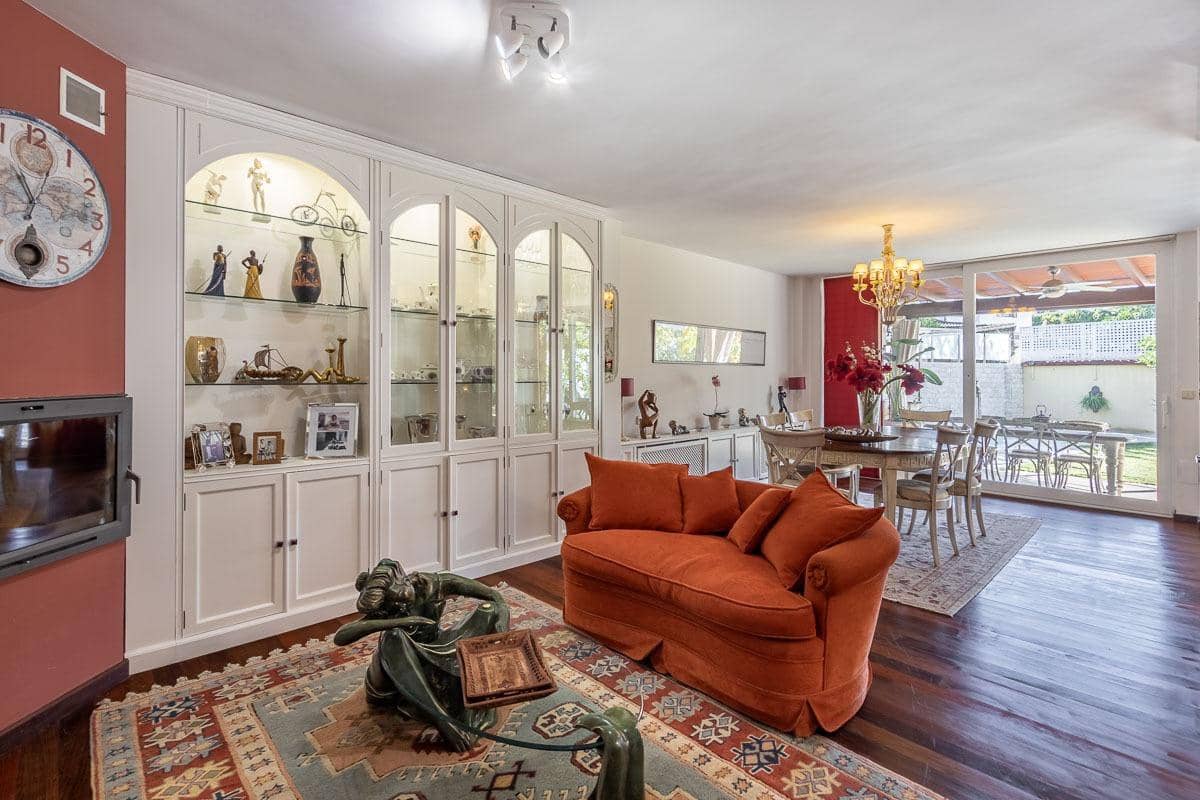 4 bedroom Villa for sale in Granada city with pool garage - € 1,100,000 (Ref: 8645162)