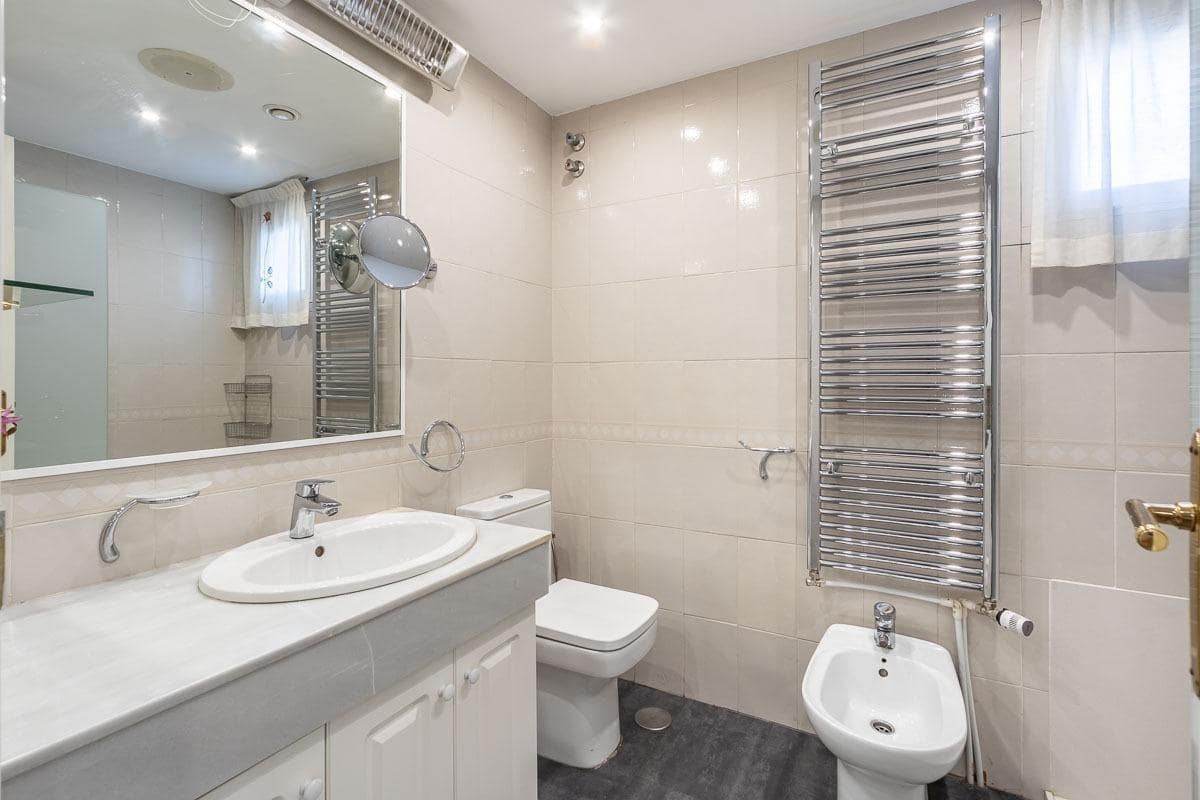 4 bedroom Villa for sale in Granada city with pool garage - € 1,100,000 (Ref: 8645162)