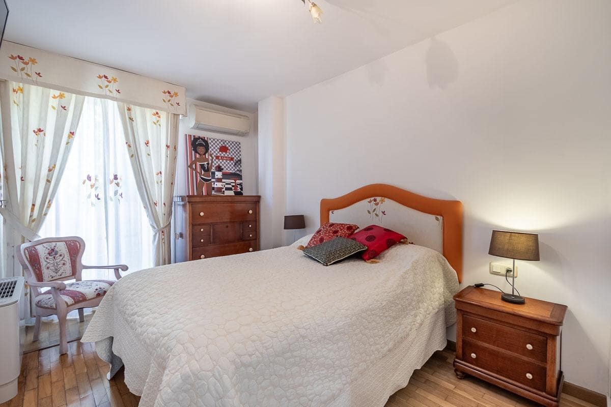 4 bedroom Villa for sale in Granada city with pool garage - € 1,100,000 (Ref: 8645162)