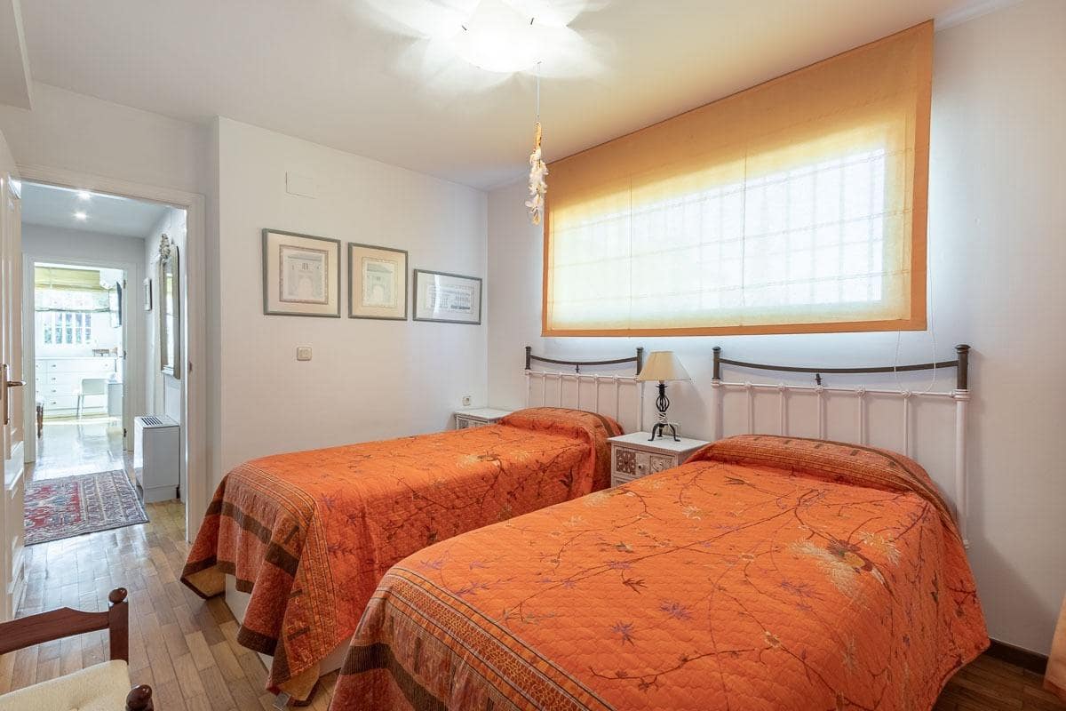 4 bedroom Villa for sale in Granada city with pool garage - € 1,100,000 (Ref: 8645162)