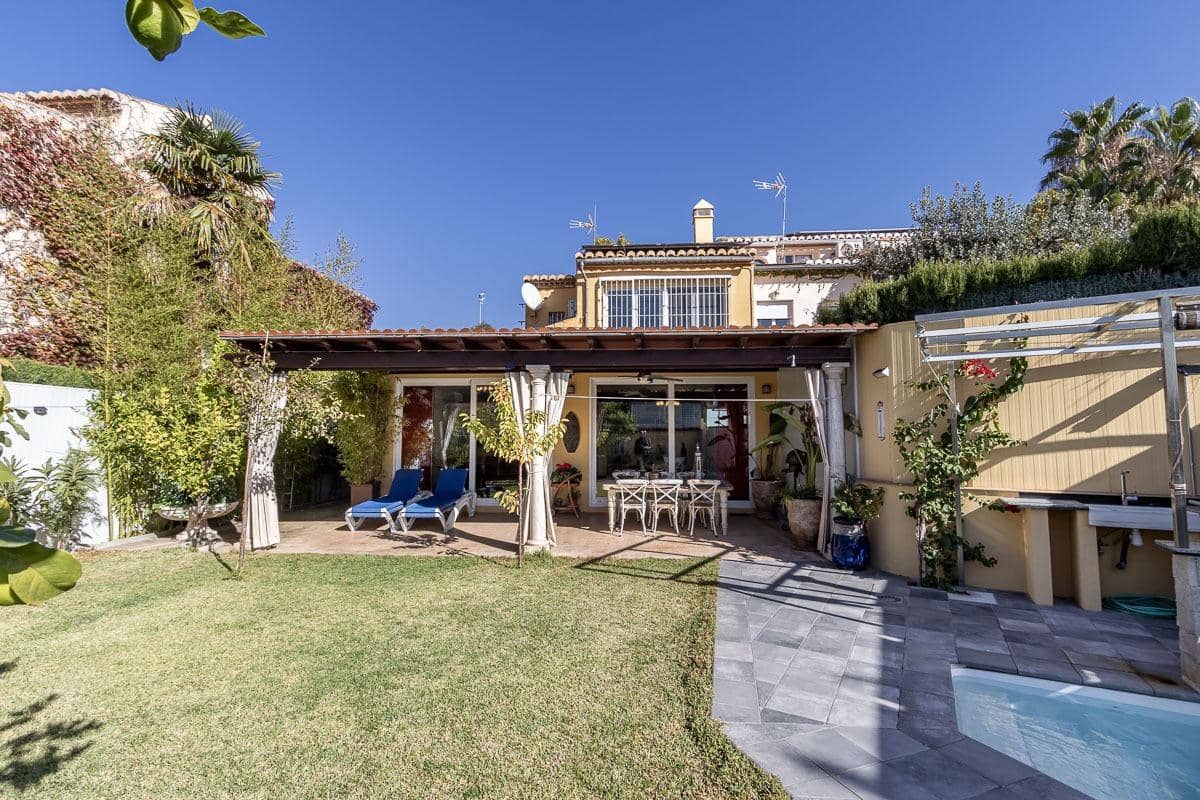 4 bedroom Villa for sale in Granada city with pool garage - € 1,100,000 (Ref: 8645162)