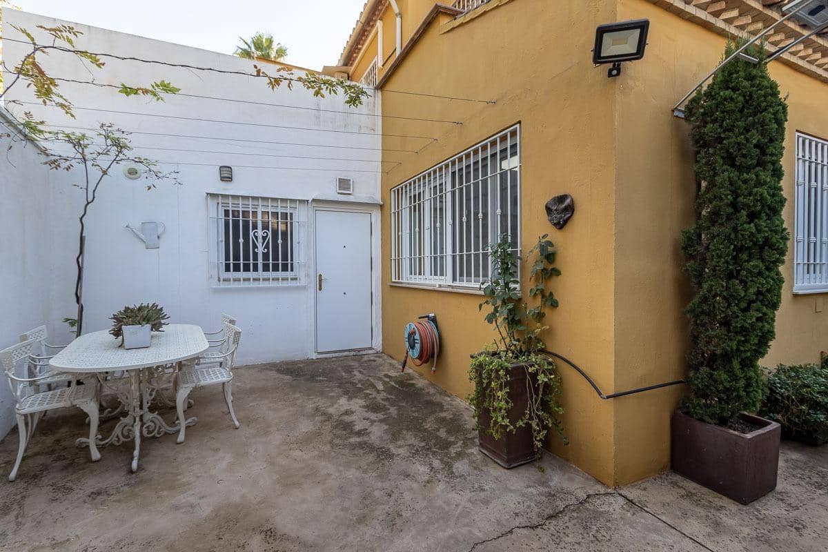 4 bedroom Villa for sale in Granada city with pool garage - € 1,100,000 (Ref: 8645162)