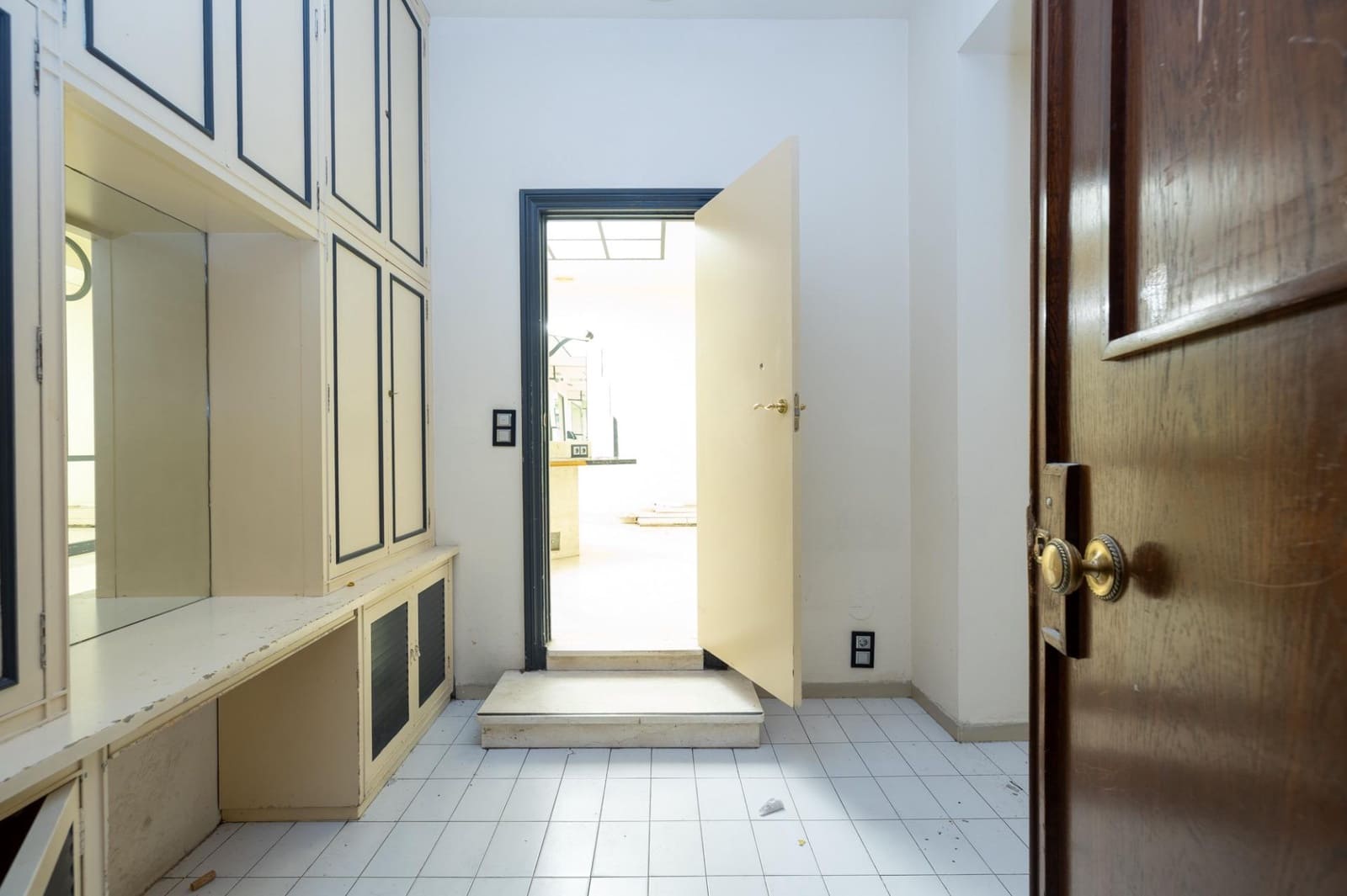 1 bedroom Commercial for sale in Granada city - € 295,000 (Ref: 8708141)