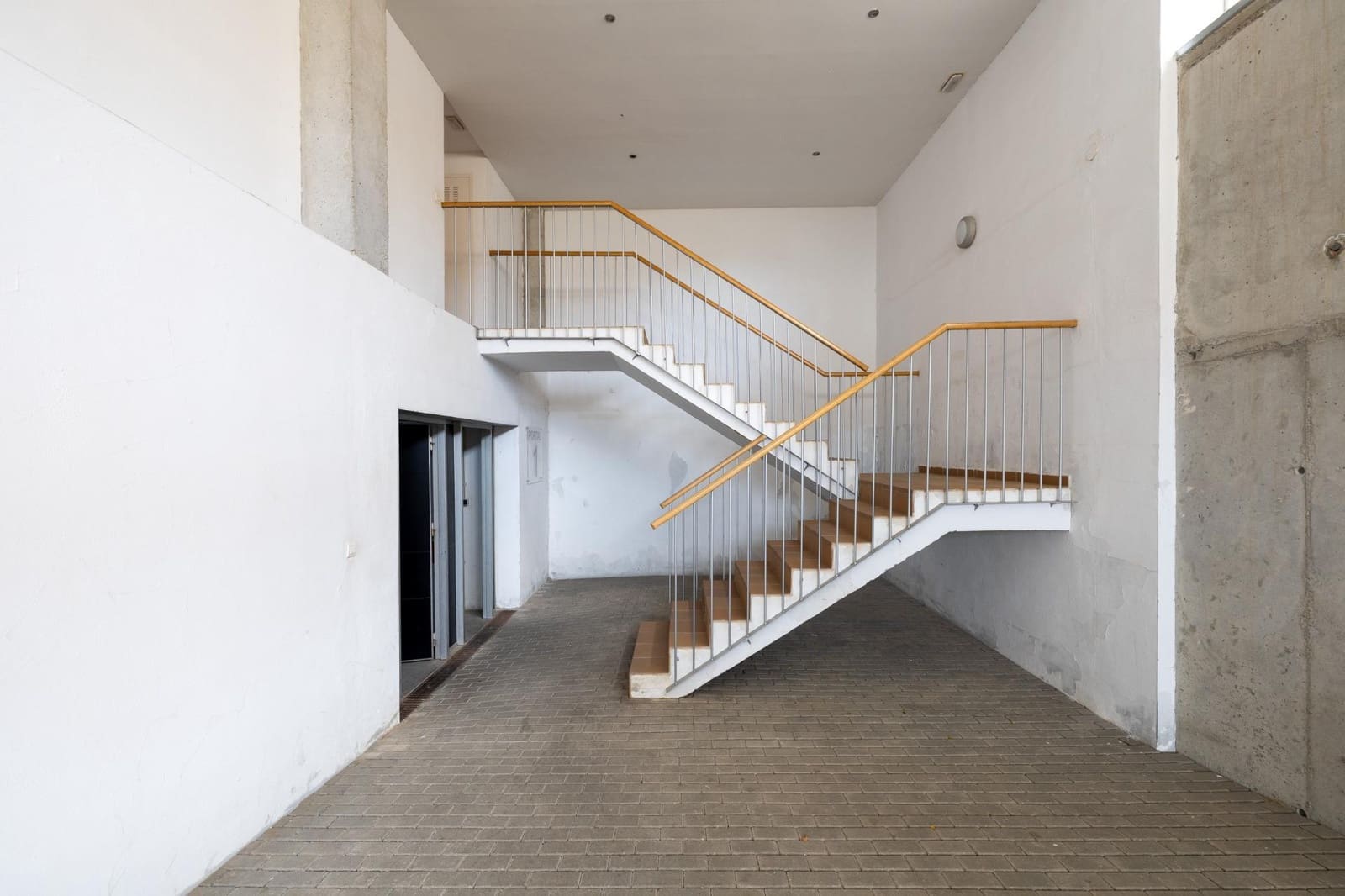 3 bedroom Flat for sale in Granada city with garage - € 239,000 (Ref: 8709322)