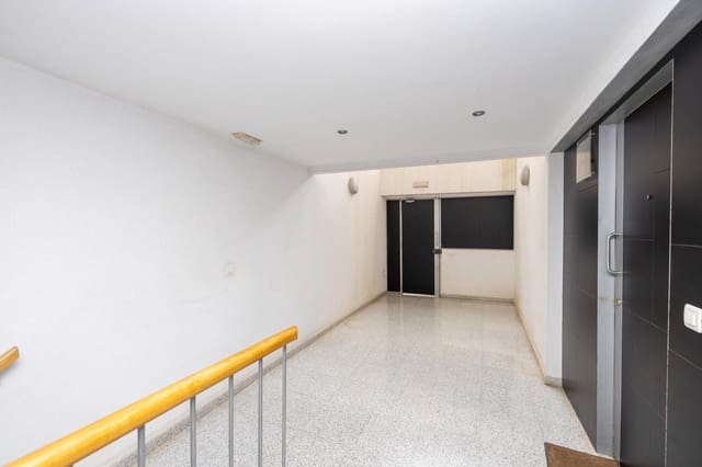 3 bedroom Flat for sale in Granada city with garage - € 239,000 (Ref: 8709322)