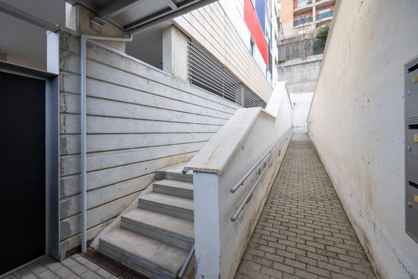 3 bedroom Flat for sale in Granada city with garage - € 239,000 (Ref: 8709322)