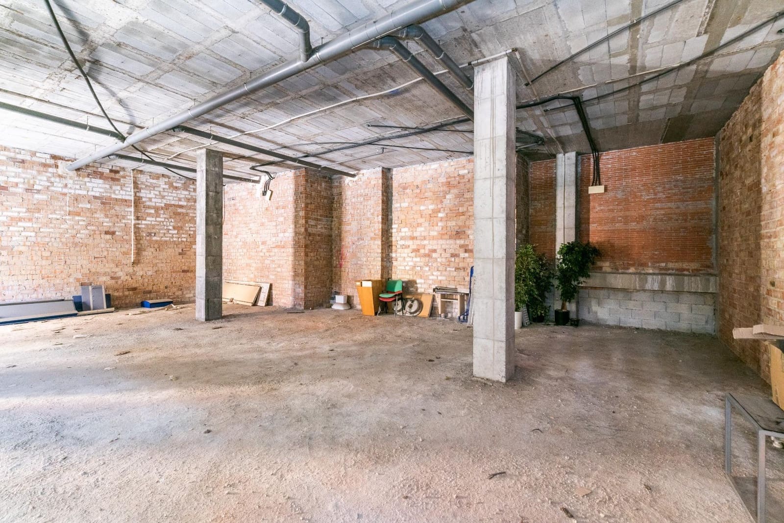 Comercial para venda em Granada cidade - 470 000 € (Ref: 8713368)