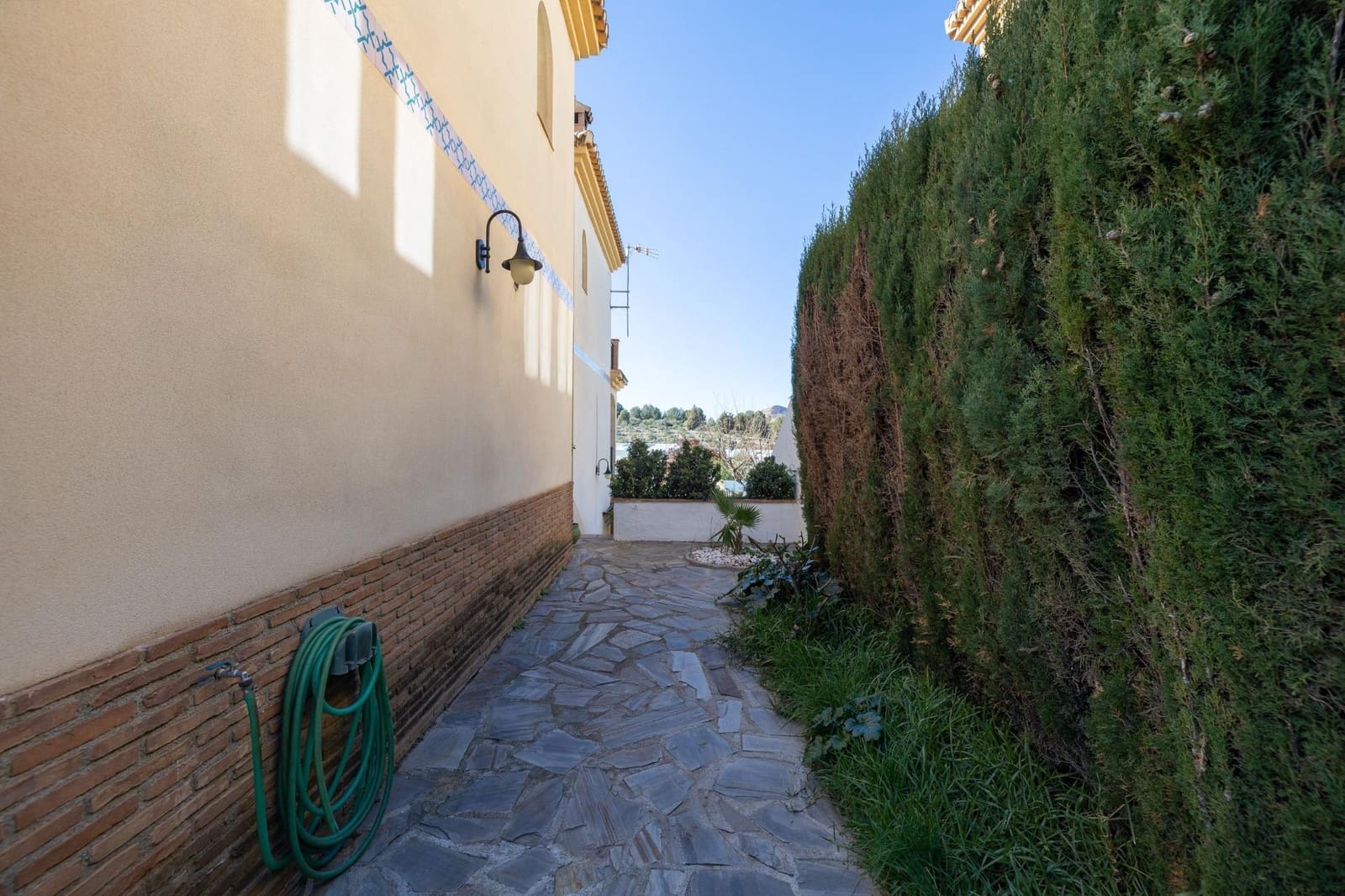 4 bedroom Villa for sale in Alhendin with pool garage - € 345,000 (Ref: 8783993)