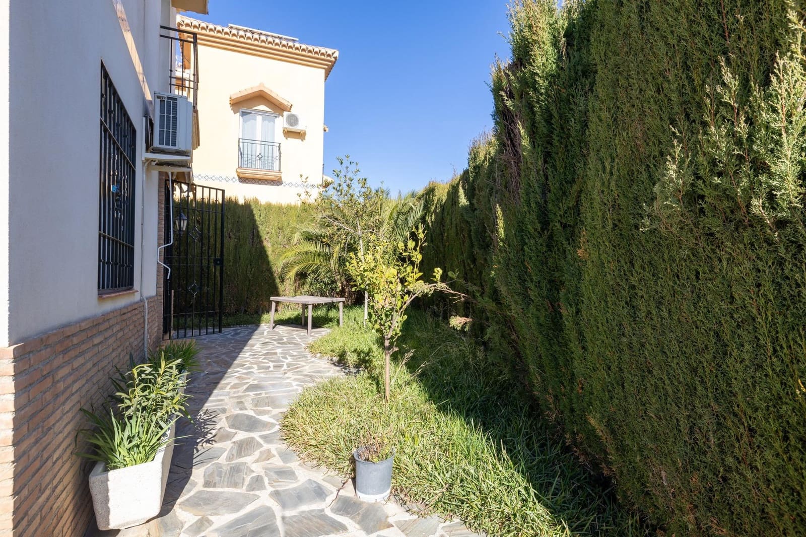 4 bedroom Villa for sale in Alhendin with pool garage - € 345,000 (Ref: 8783993)