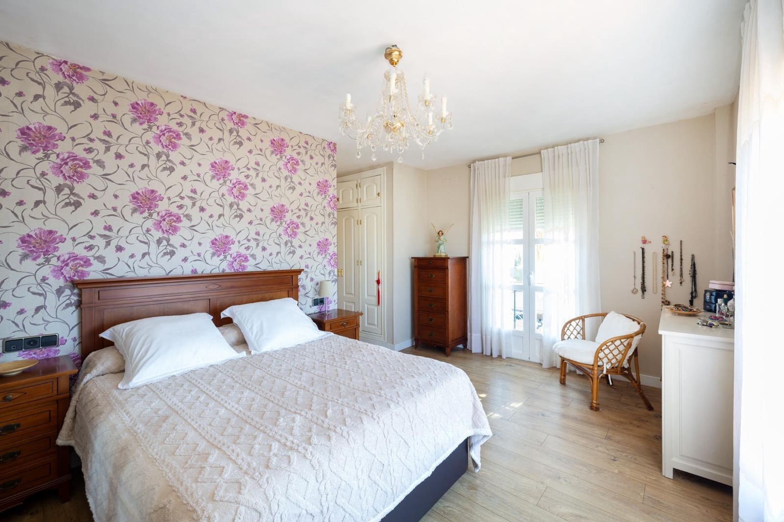 4 bedroom Villa for sale in Alhendin with pool garage - € 345,000 (Ref: 8783993)