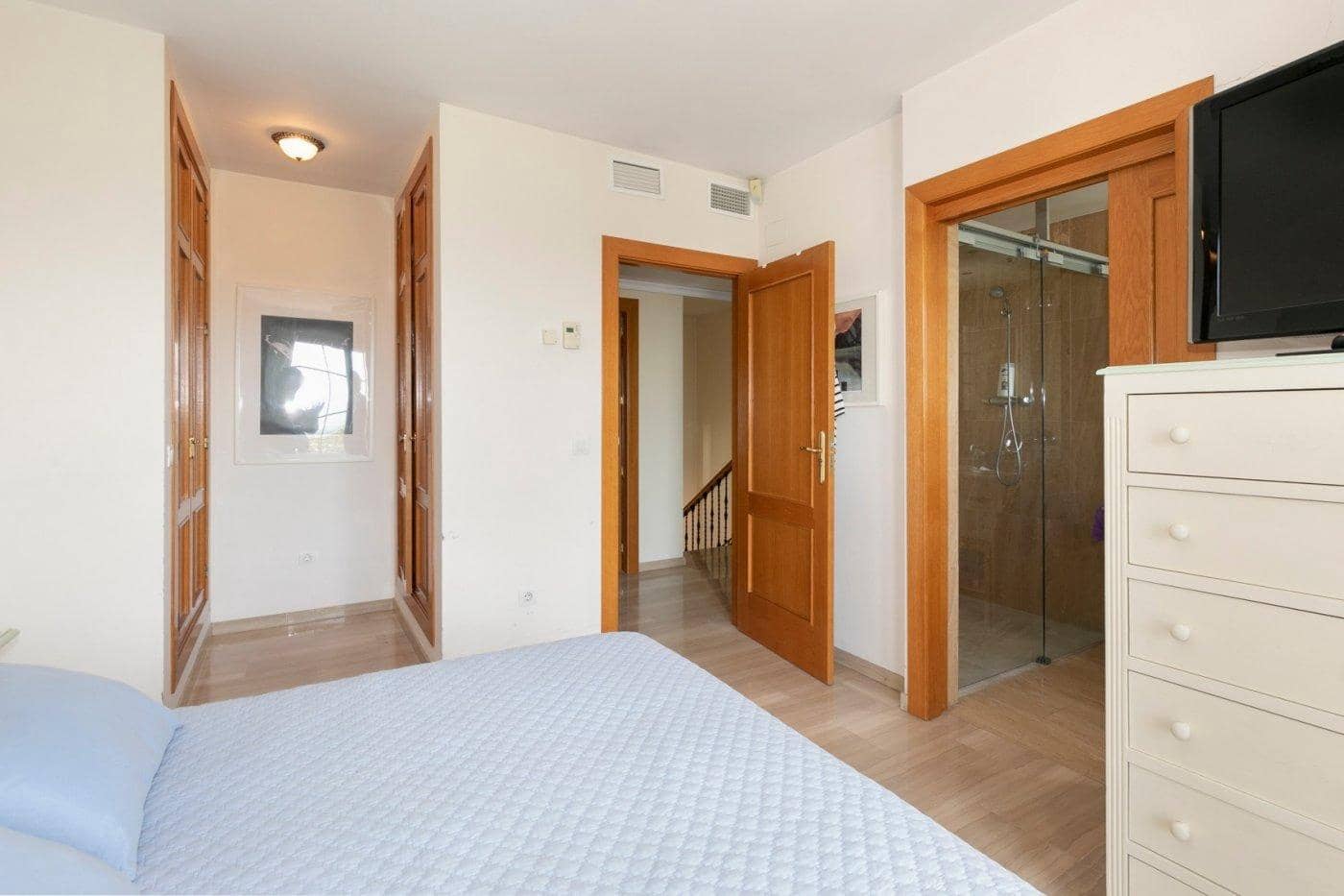 13 bedroom Villa for sale in Huetor Vega with pool garage - € 750,000 (Ref: 8792557)