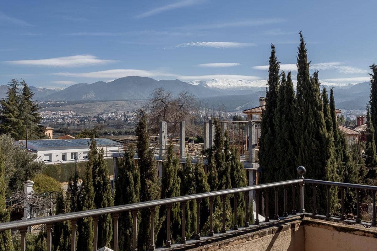 4 Zimmer Villa zu verkaufen in Ogijares mit Pool - 698.000 € (Ref: 8813080)