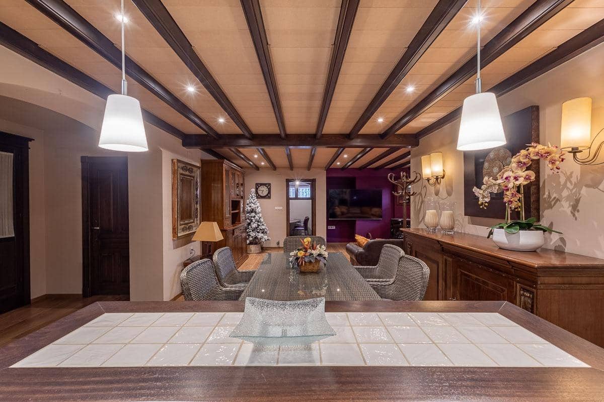 4 Zimmer Villa zu verkaufen in Ogijares mit Pool - 698.000 € (Ref: 8813080)