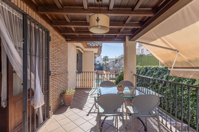 4 Zimmer Villa zu verkaufen in Ogíjares mit Pool - 698.000 € (Ref: 8813080)