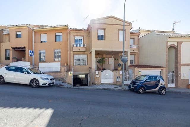 3 soveværelse Rækkehus til salg i Huétor Vega med garage - € 329.000 (Ref: 8836662)