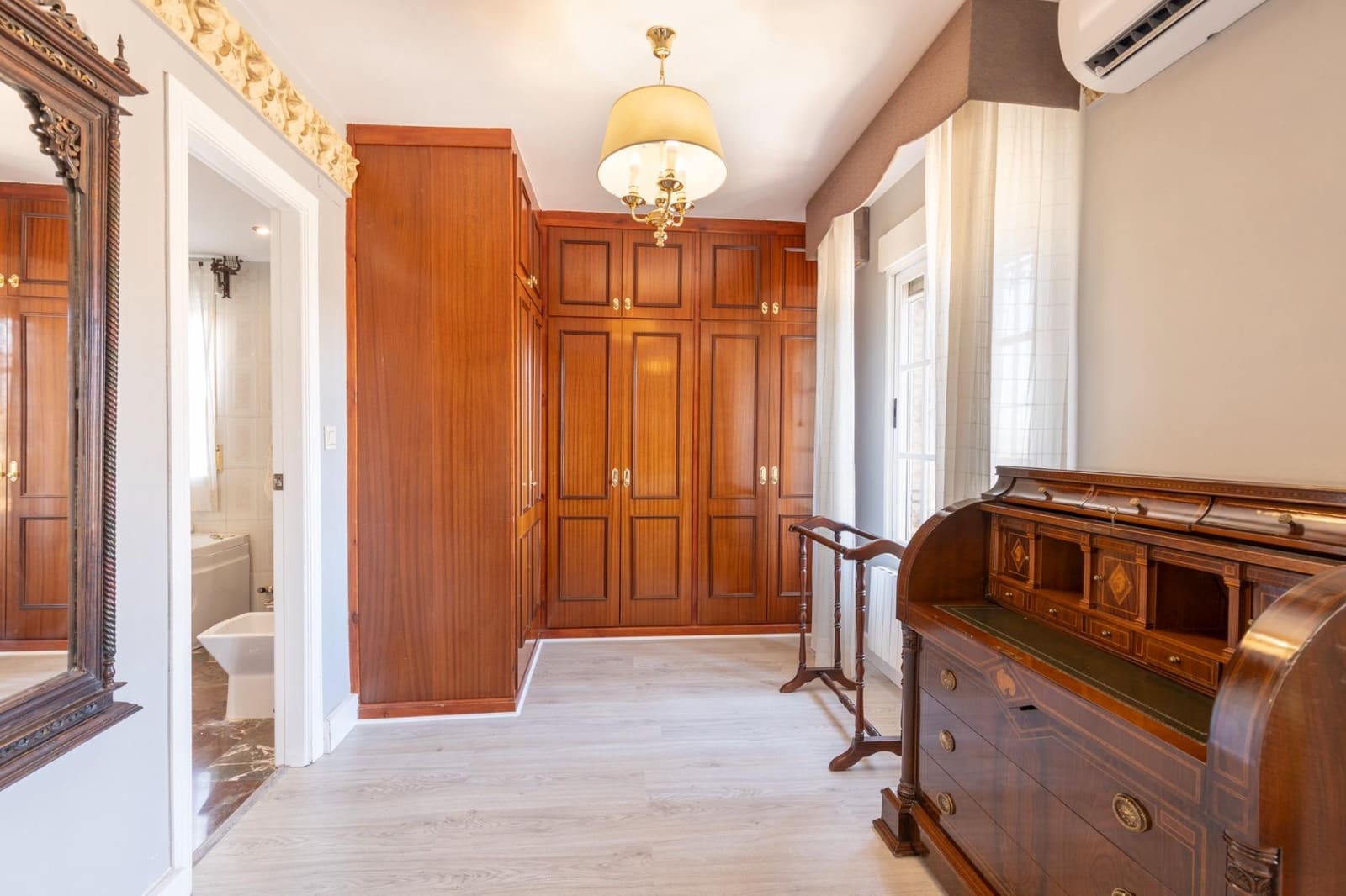 4 soveværelse Villa til salg i La Zubia med swimmingpool garage - € 525.000 (Ref: 8912988)