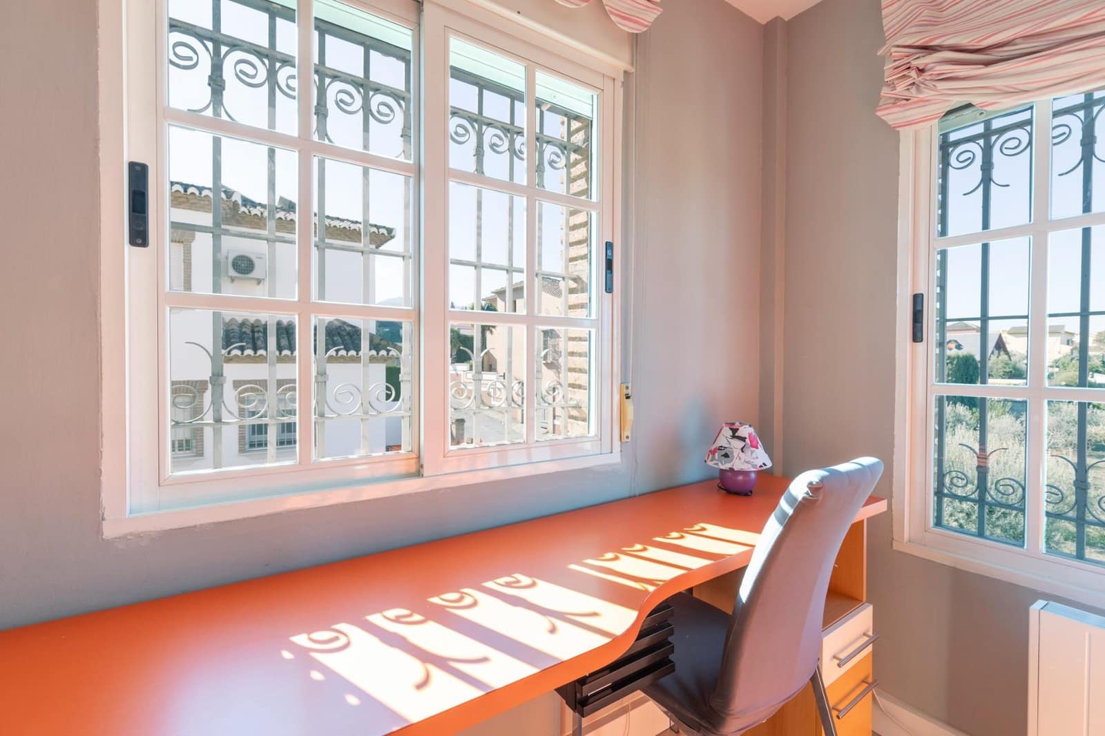 4 soveværelse Villa til salg i La Zubia med swimmingpool garage - € 525.000 (Ref: 8912988)