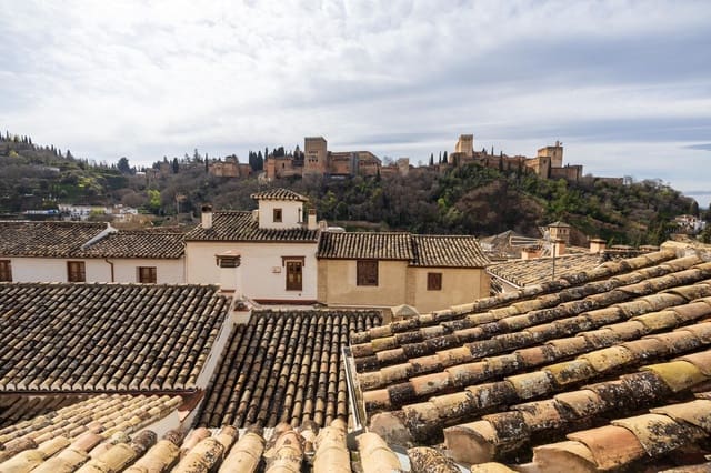 5 bedroom Villa for sale in Granada city with garage - € 1,200,000 (Ref: 8915353)