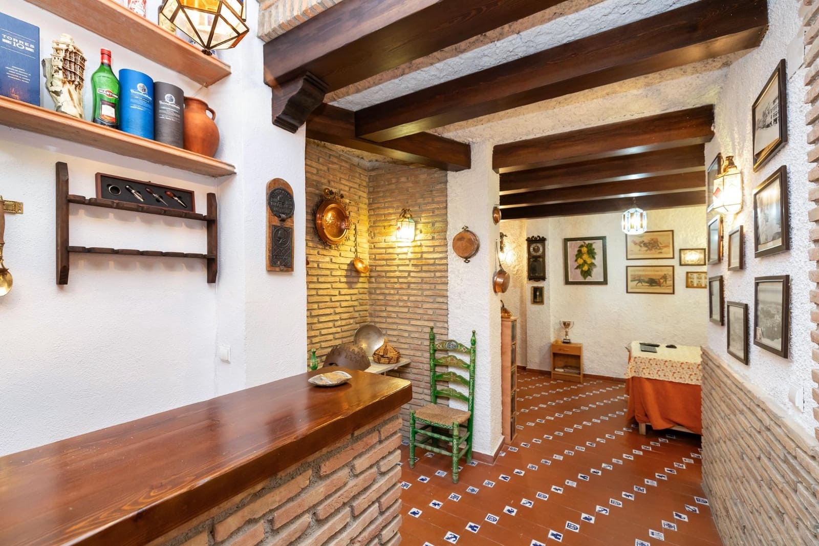 5 bedroom Villa for sale in Granada city with garage - € 1,200,000 (Ref: 8915353)