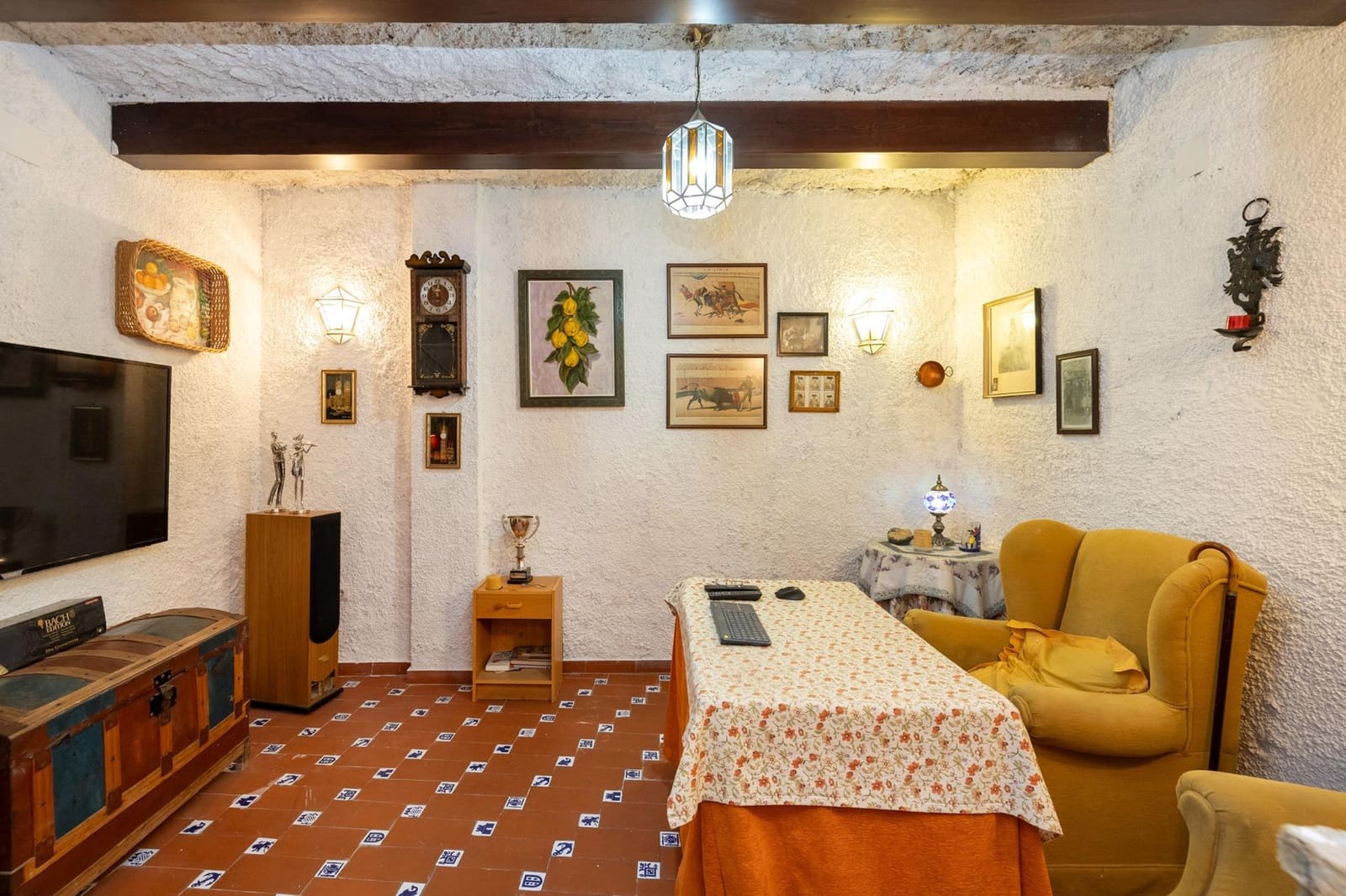 5 bedroom Villa for sale in Granada city with garage - € 1,200,000 (Ref: 8915353)