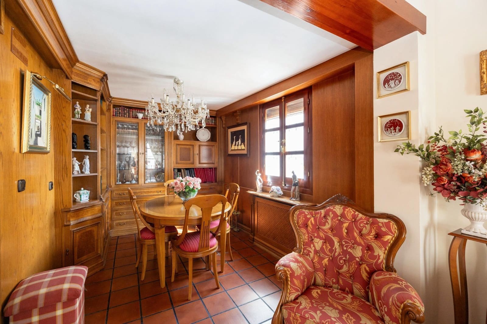 5 bedroom Villa for sale in Granada city with garage - € 1,200,000 (Ref: 8915353)