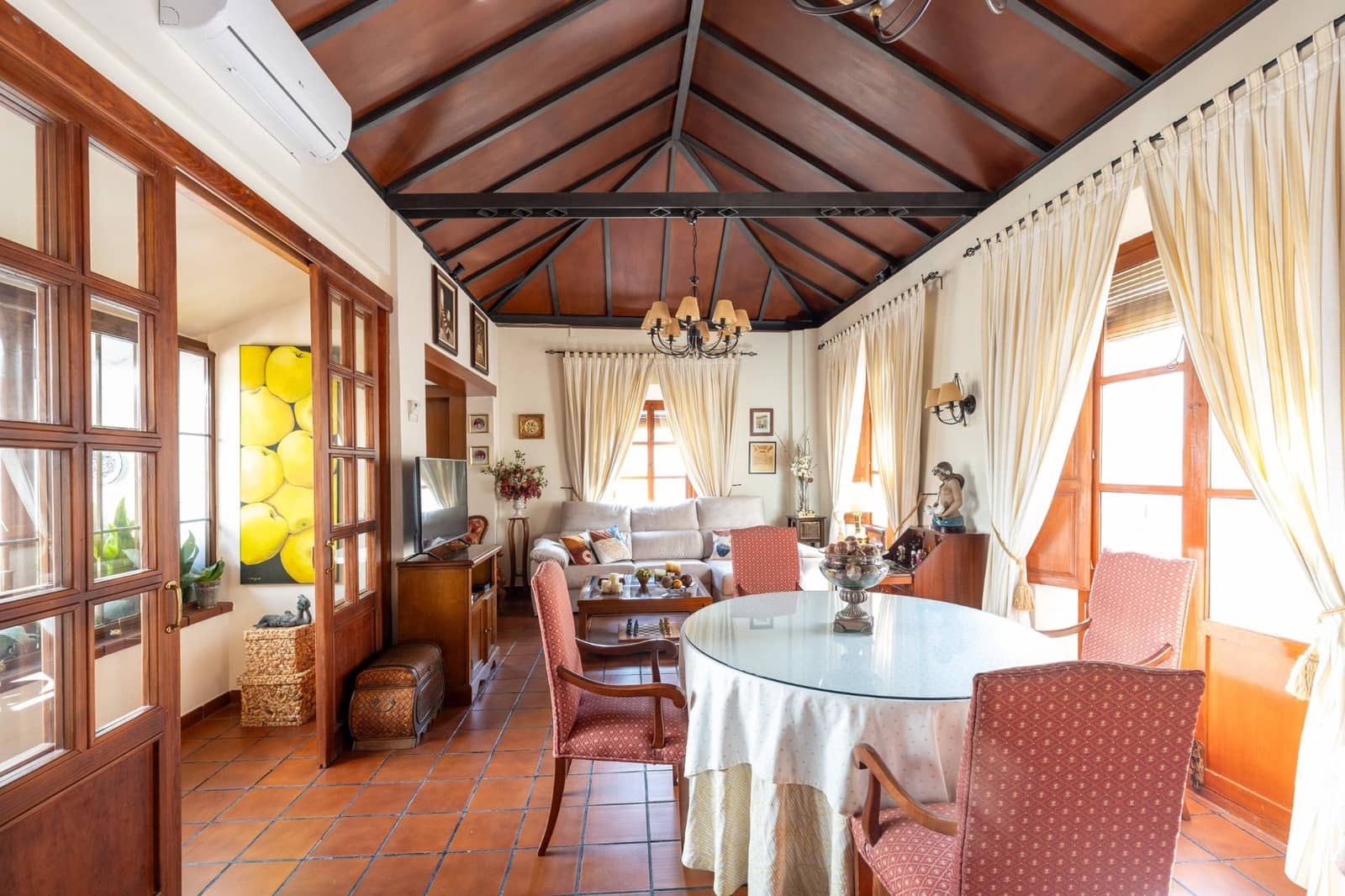 5 bedroom Villa for sale in Granada city with garage - € 1,200,000 (Ref: 8915353)