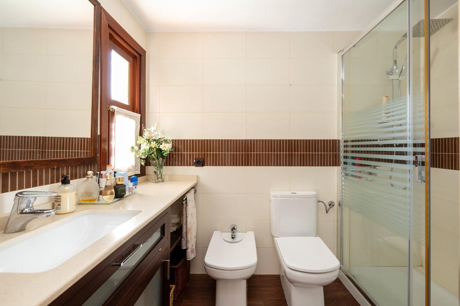 5 bedroom Villa for sale in Granada city with garage - € 1,200,000 (Ref: 8915353)