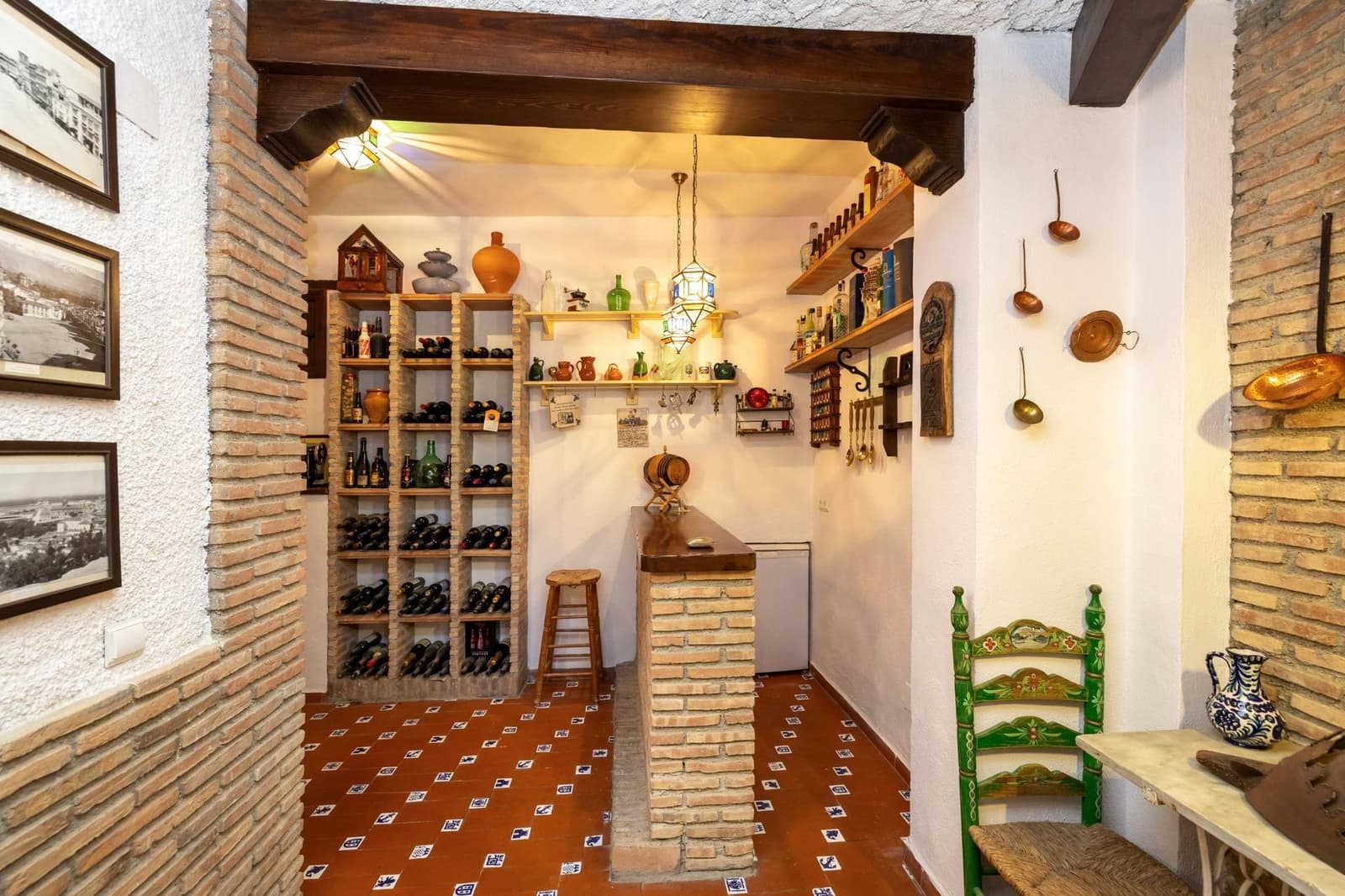 5 bedroom Villa for sale in Granada city with garage - € 1,200,000 (Ref: 8915353)