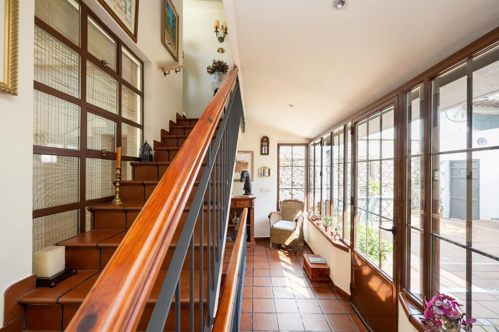 5 bedroom Villa for sale in Granada city with garage - € 1,200,000 (Ref: 8915353)