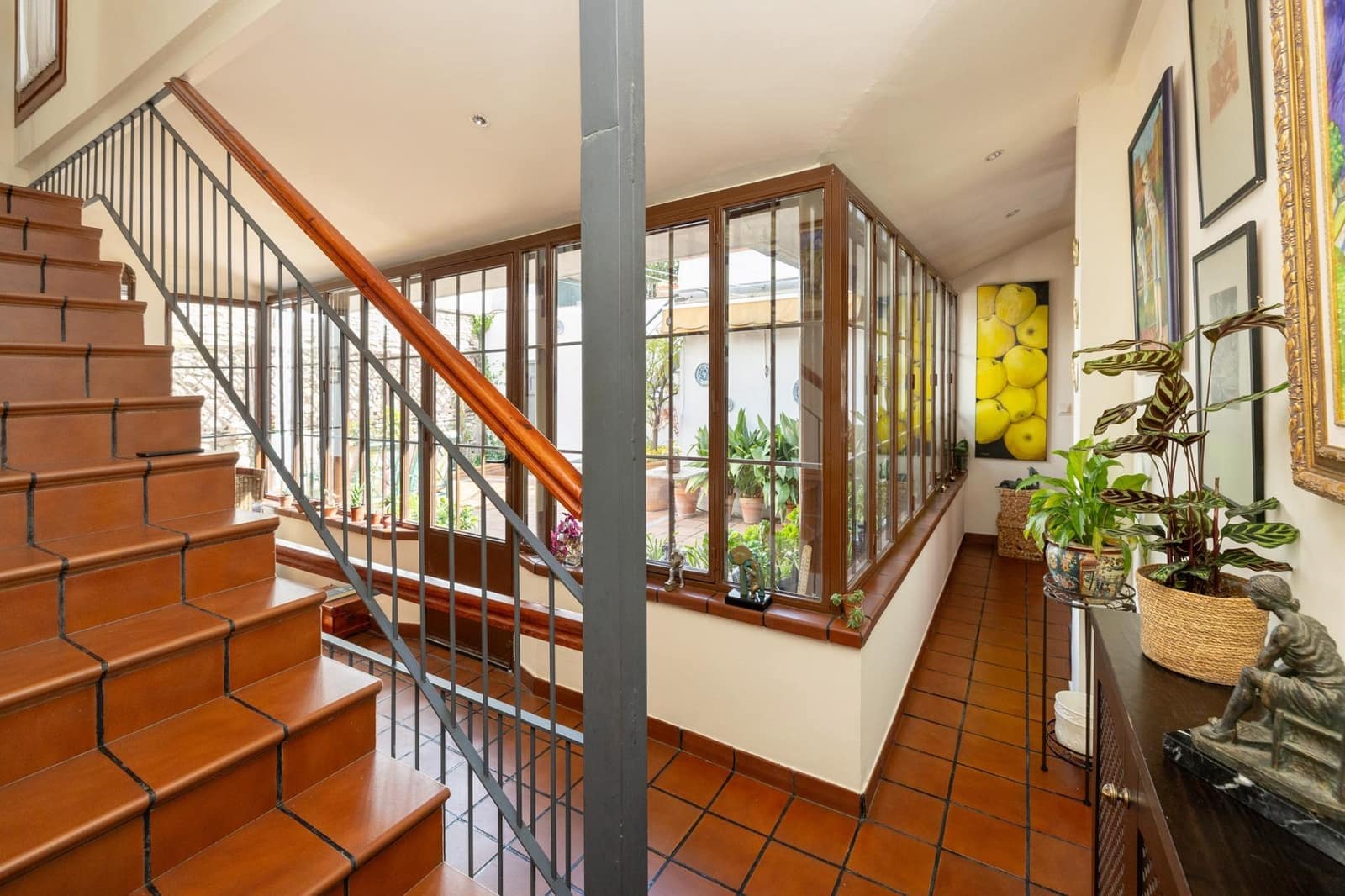 5 bedroom Villa for sale in Granada city with garage - € 1,200,000 (Ref: 8915353)