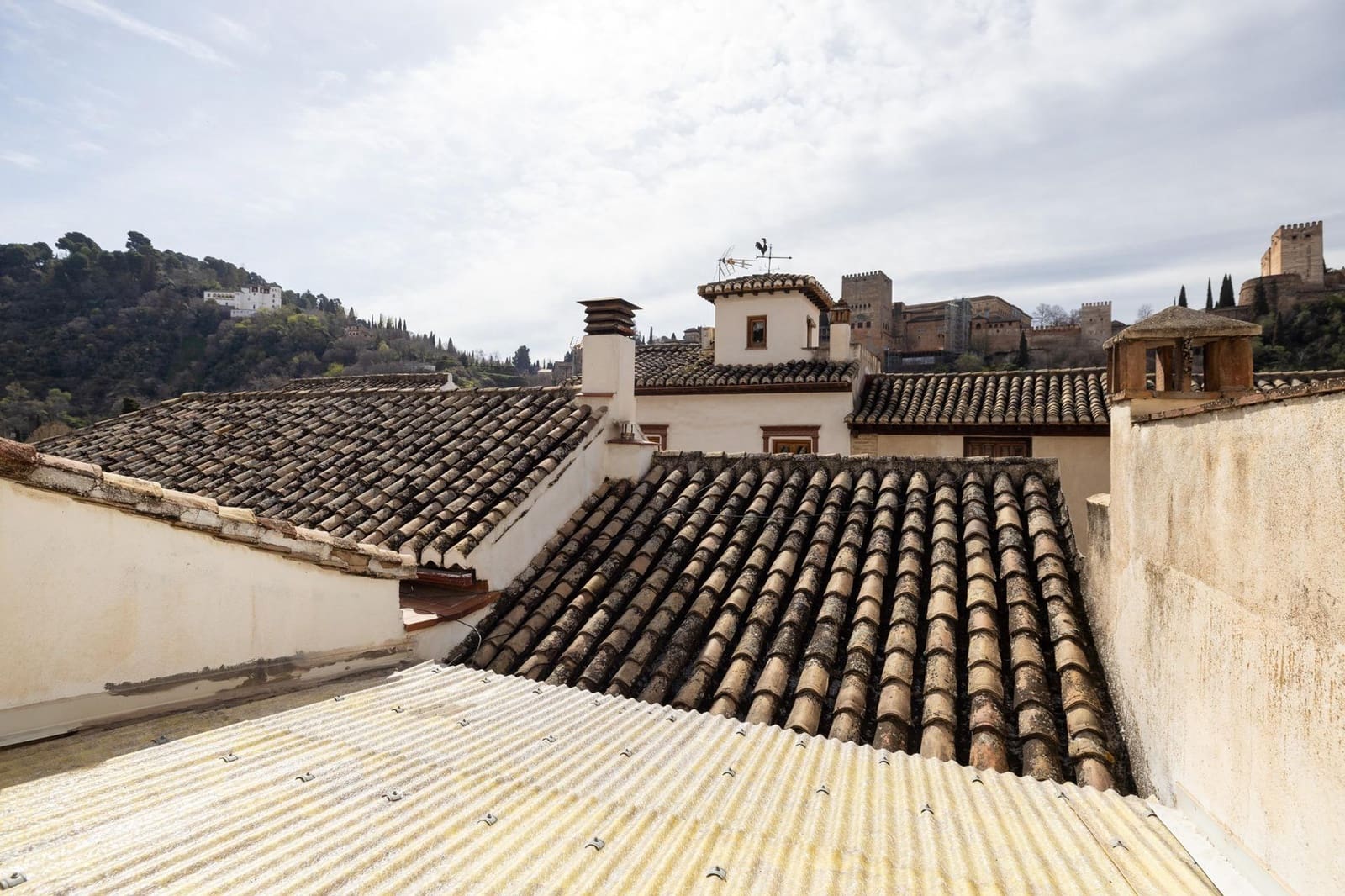 5 bedroom Villa for sale in Granada city with garage - € 1,200,000 (Ref: 8915353)