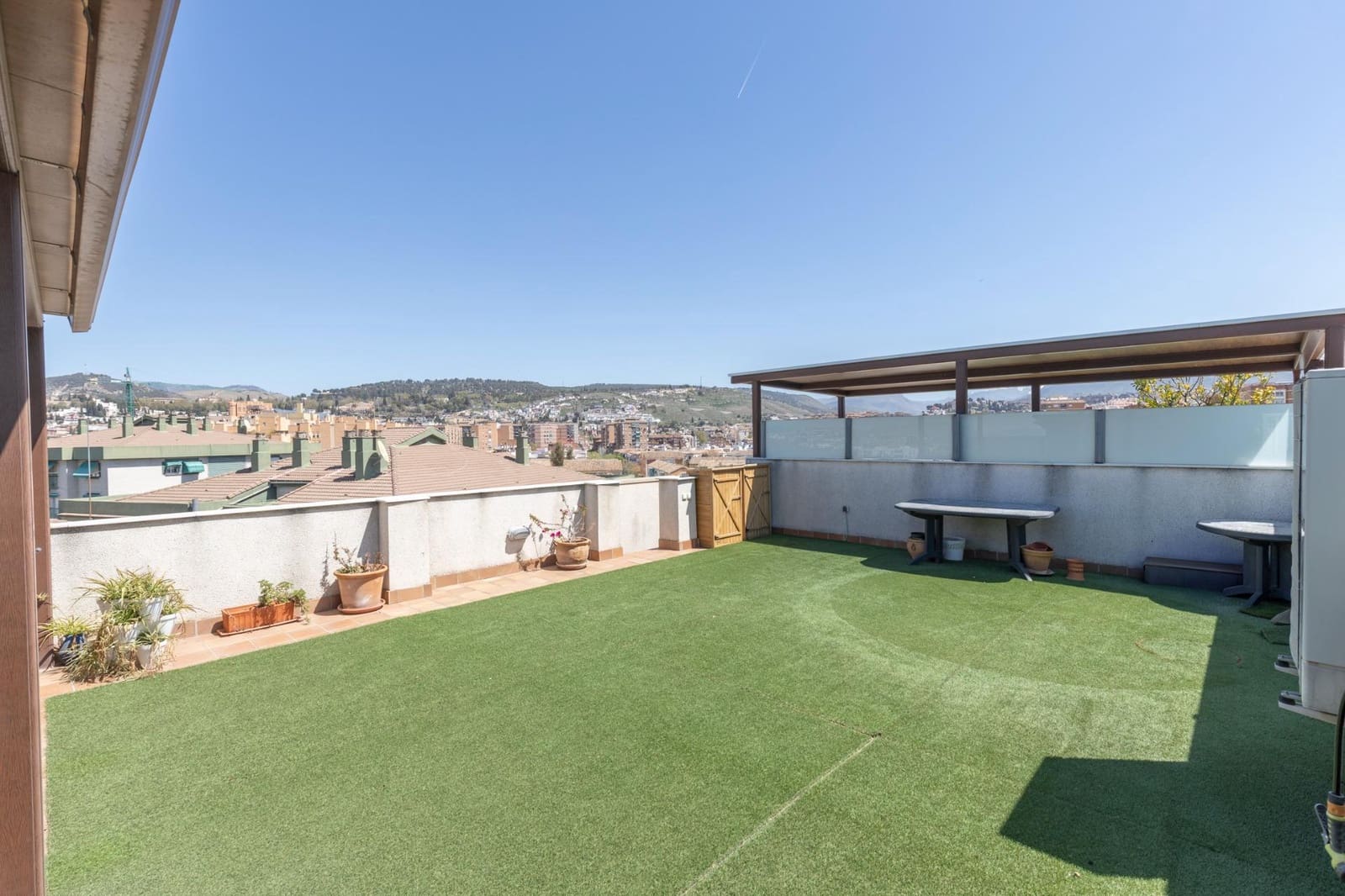 3 bedroom Flat for sale in Granada city with pool garage - € 595,000 (Ref: 8935059)