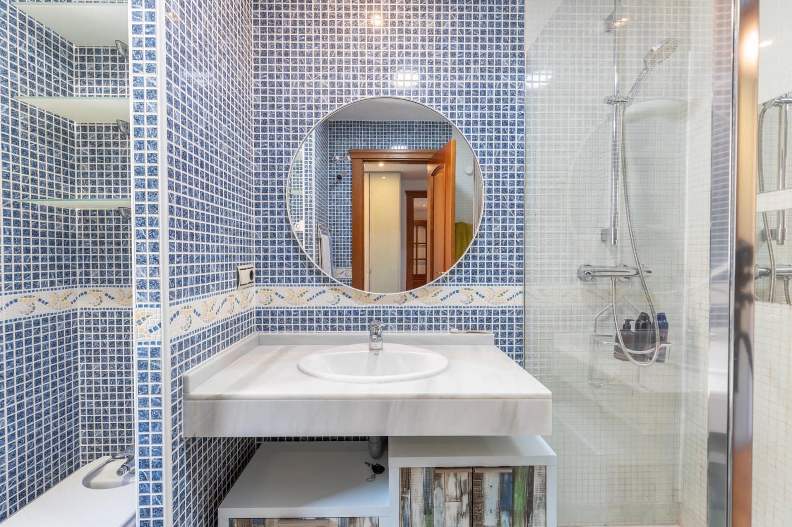 3 bedroom Flat for sale in Granada city with pool garage - € 595,000 (Ref: 8935059)