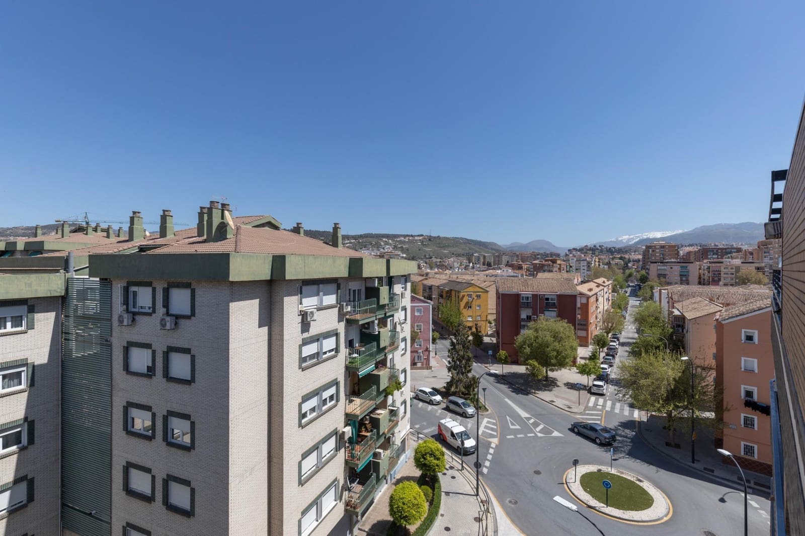 3 bedroom Flat for sale in Granada city with pool garage - € 595,000 (Ref: 8935059)