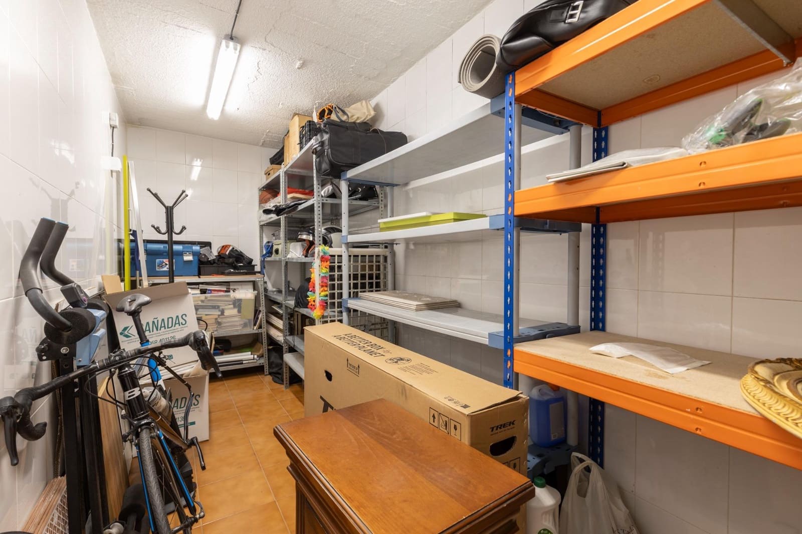 3 bedroom Flat for sale in Granada city with pool garage - € 595,000 (Ref: 8935059)